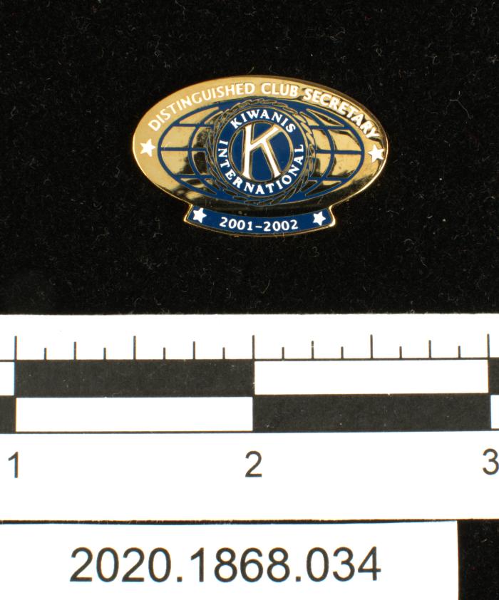 Kiwanis International Distinguished Club Secretary lapel pin - 2001-2002