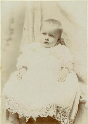 Edna Edmunds, infant daughter of Edward Edmunds