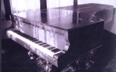 Steinway Grand Piano at Fillebrown House