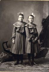 Elsie & Margot Wollan