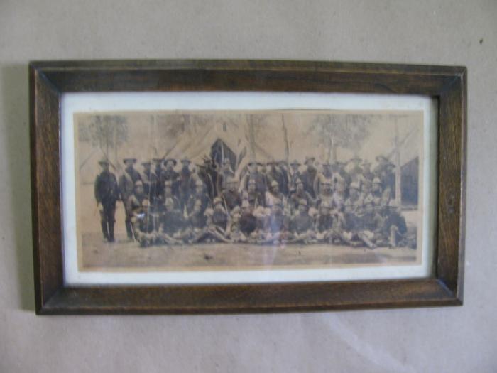 Photograph of a unknown group of army men
