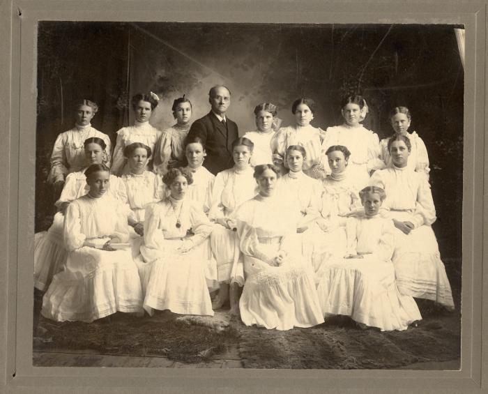 1906 Fron Confirmation Class