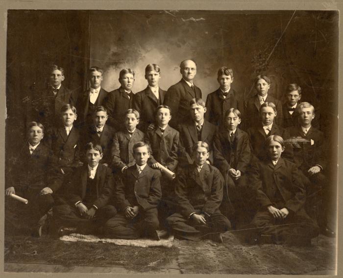 1906 Fron Lutheran Church Confirmation Class