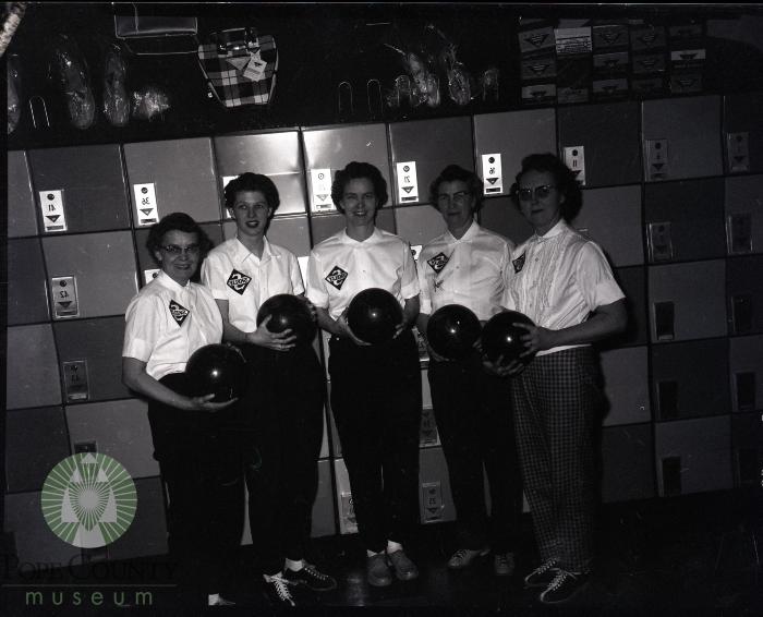Lowry Skelly Bowling Team, Glenwood Minnesota