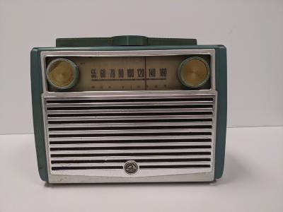 RCA Victor Radio "Globetrotter", Model 7-BX-8L