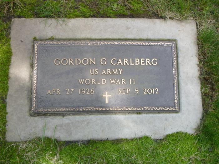 Carlberg, Gordon, WWII, 1926-2012 military.JPG