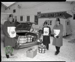 Glenwood Shrine Club Distributing Dinners, Glenwood, Minnesota 