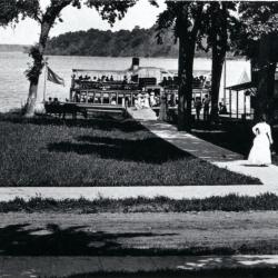 Streetcar Boat at Cottagewood