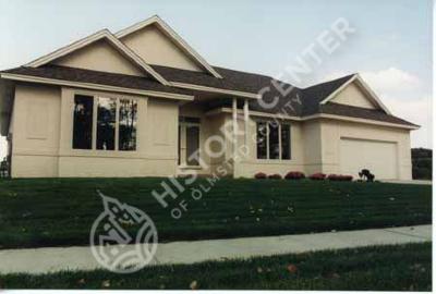 House at 124 Interlachen Lane NW