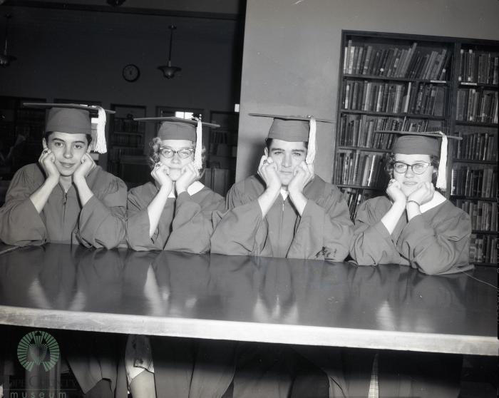 1962 Glenwood High School Graduates, Glenwood, Minnesota 