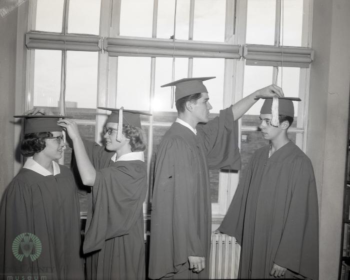 1962 Glenwood High School Graduates, Glenwood, Minnesota 