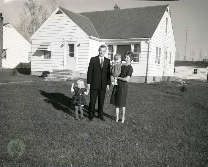 Reverend James Kragness And Family, Glenwood, Minnesota 