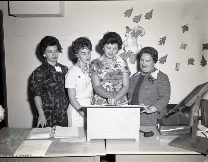 State Regional Women's Jaycee Officers Go Over Agenda, Glenwood, Minnesota 