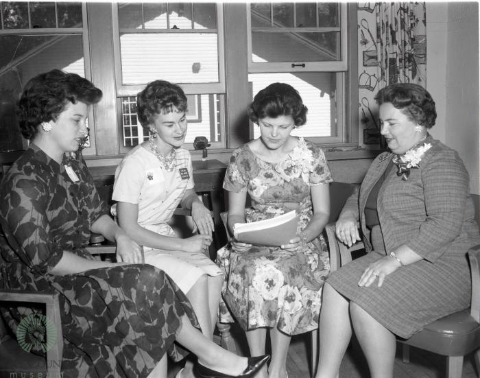 State Regional Women's Jaycee Officers Go Over Agenda, Glenwood, Minnesota 