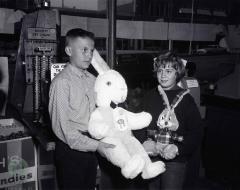 Ben Franklin Store Easter Bunny Winner, Glenwood, Minnesota 