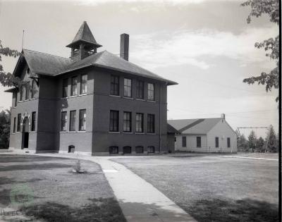  Ad - Lowry Elementary School, Lowry, Minnesota 