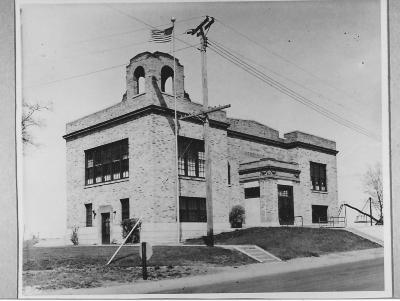 Arbolado school district 33 on County Road C and Highway 61
