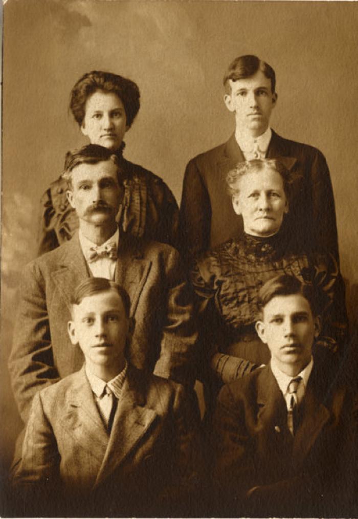 Simons Family - Unidentified