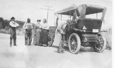 Gerten and Hochmuth families on the way to St Cloud