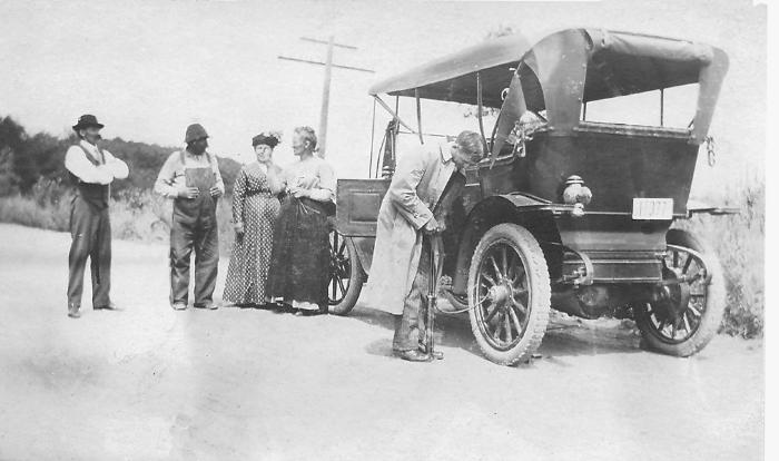 Gerten and Hochmuth families on the way to St Cloud