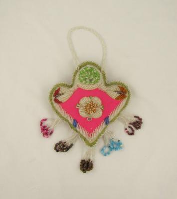 Wall hanging, Beaded, Three lobed heart