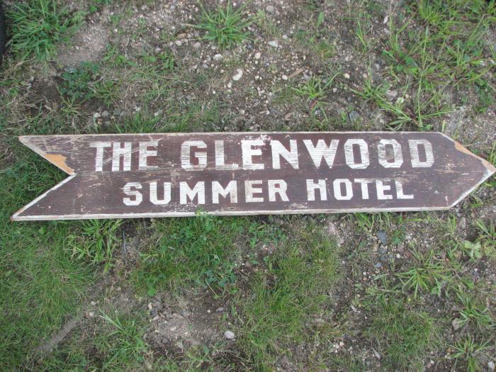 Glenwood Summer Hotel Sign