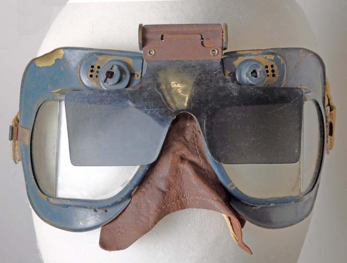 aviator's goggles
