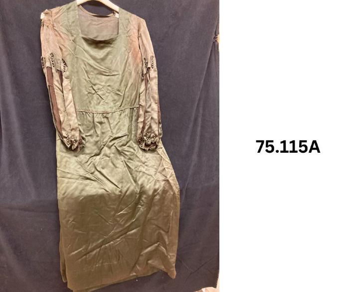 Woman's Dress - Emelia Eck