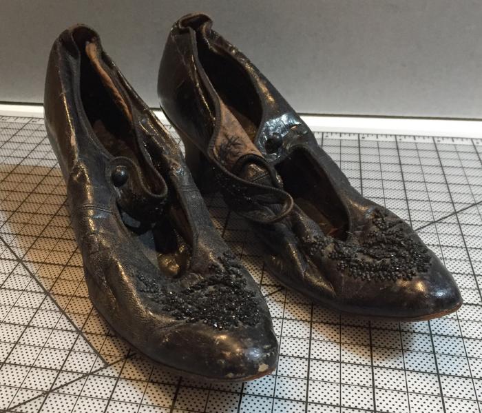 Woman's Black Leather Shoes