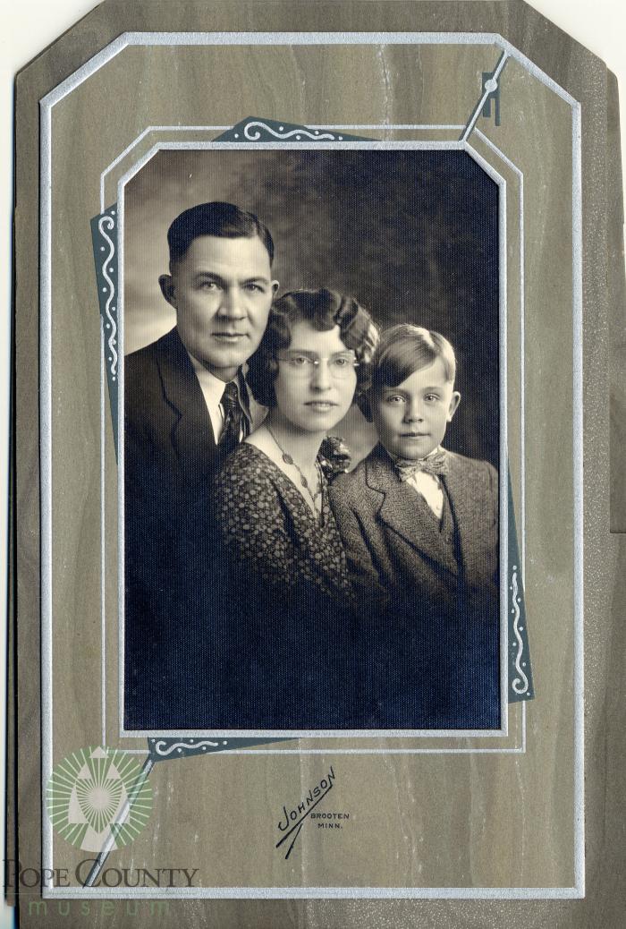 Conrad, Ruth and Clint Folin