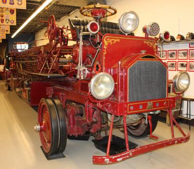Type "31" American LaFrance 4-Cylinder Motor Truck Tractor