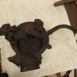 Cast iron corn sheller fulton style P
