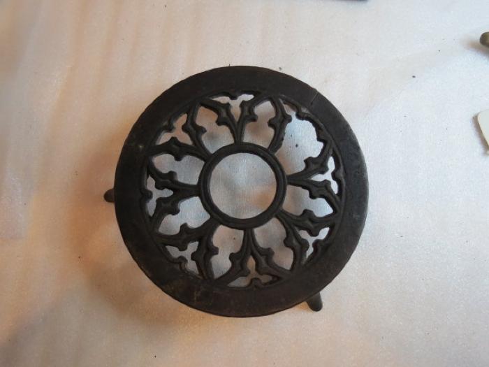 Trivet;Trivet