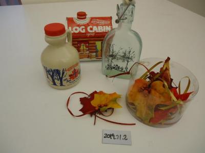 Maple Syrup Containers with Silk Leaves