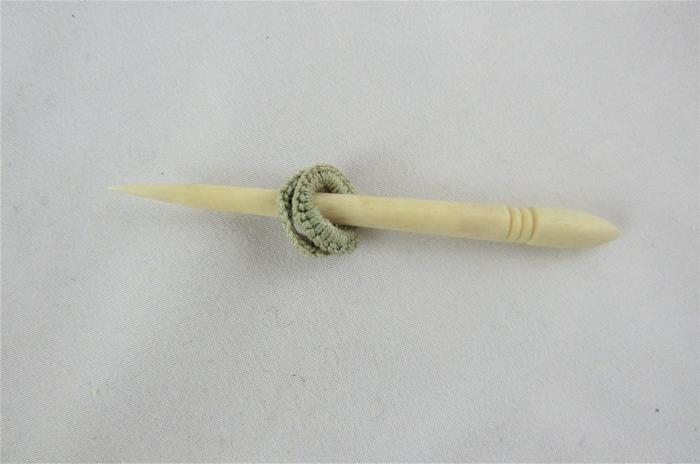 Tatted circle pieces in green thread
