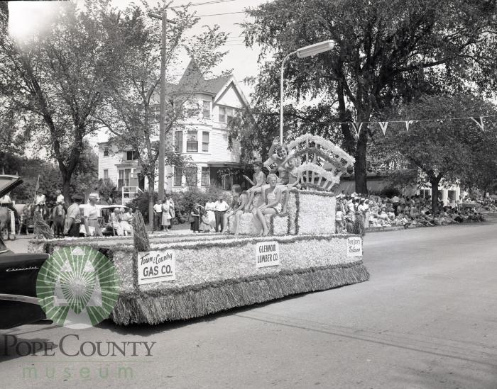 1957 Glenwood Waterama Grand Day Parade, Dorothy Femrite candidate. Glenwood, Minnesota