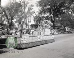 1957 Glenwood Waterama Grand Day Parade, Dorothy Femrite candidate. Glenwood, Minnesota