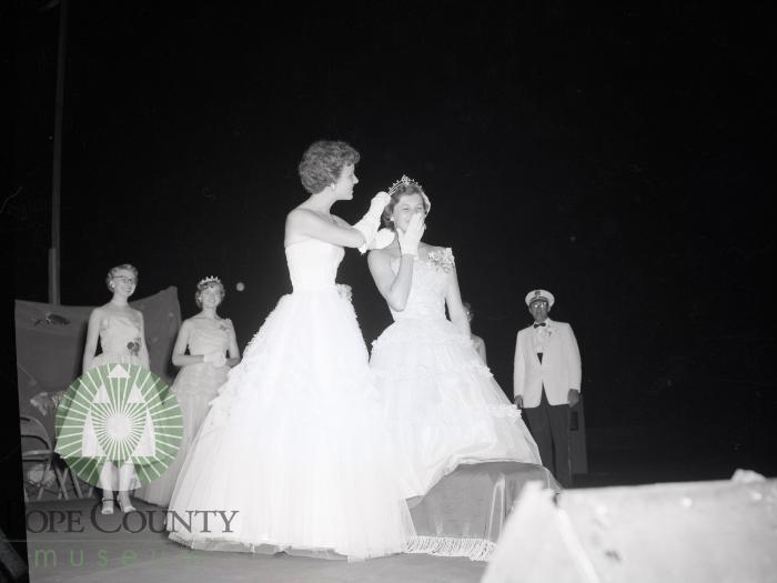 1957 Glenwood Waterama's new queen, Lois Kettels. Glenwood, Minnesota