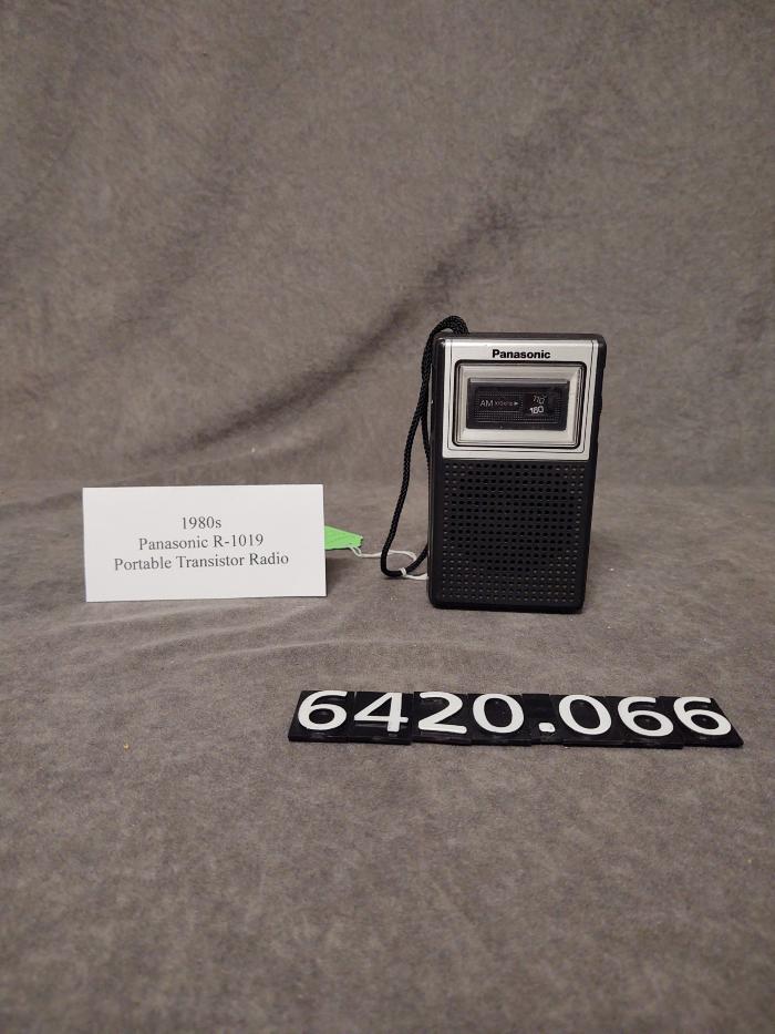 Panasonic R-1019 AM radio.