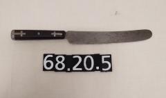 Wood handle dinner knife