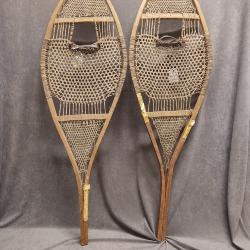 Huron style snowshoes