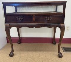Queen Anne's Curio Glass Display Table: Table