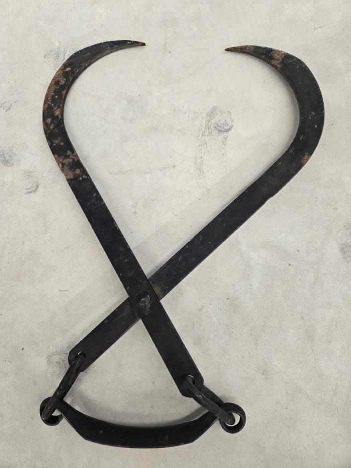 Tongs, Block Ice