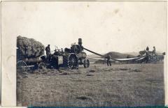 Threshing in North Dakota 1908