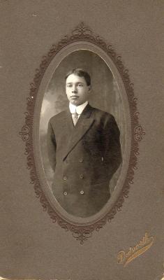 Photograph of Lester Drew