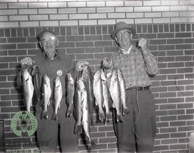 Glenn Davis with Monroe Wash With There Catch Limits