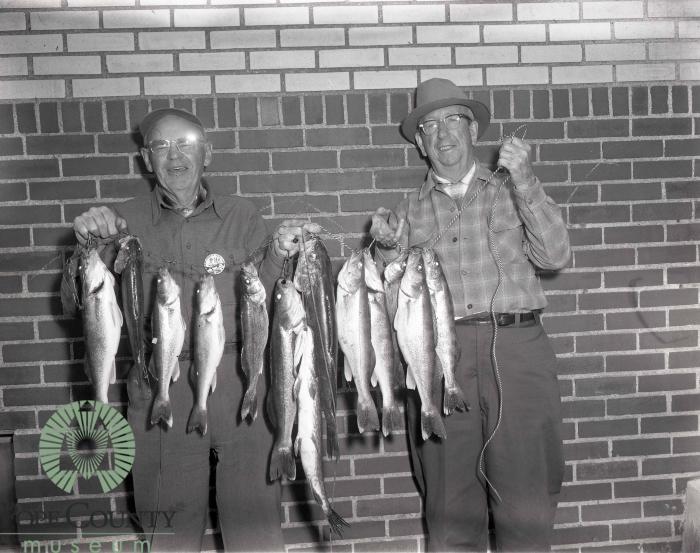 Glenn Davis with Monroe Wash With There Catch Limits