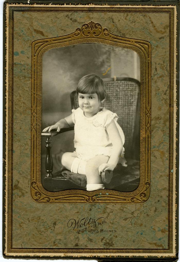 Black-and-white Photograph 