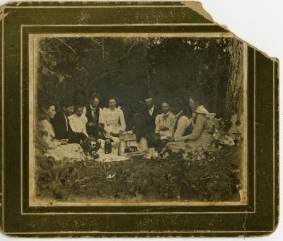 Black-and-white Photograph 