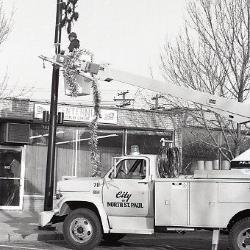 Photo Negative: December 3, 1980, issue of Maplewood Review
